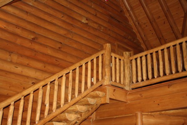 heavy-timber-stairs-and-hand-peeled-railing-barna-log-homes-of-pa-img~3fa1b6070602be25_4-0162-1-f90435d